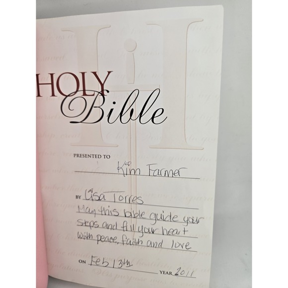 Lot Of 5 Holy Bible Vintage bibles and two study guides good condition Childrens - Picture 5 of 16